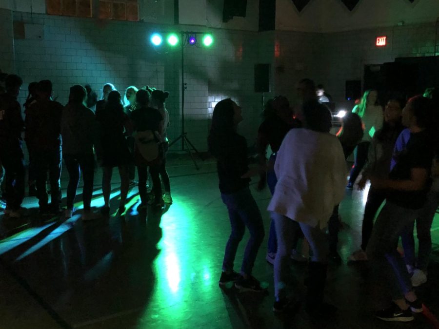 Student Council Hosts Successful Fall Dance