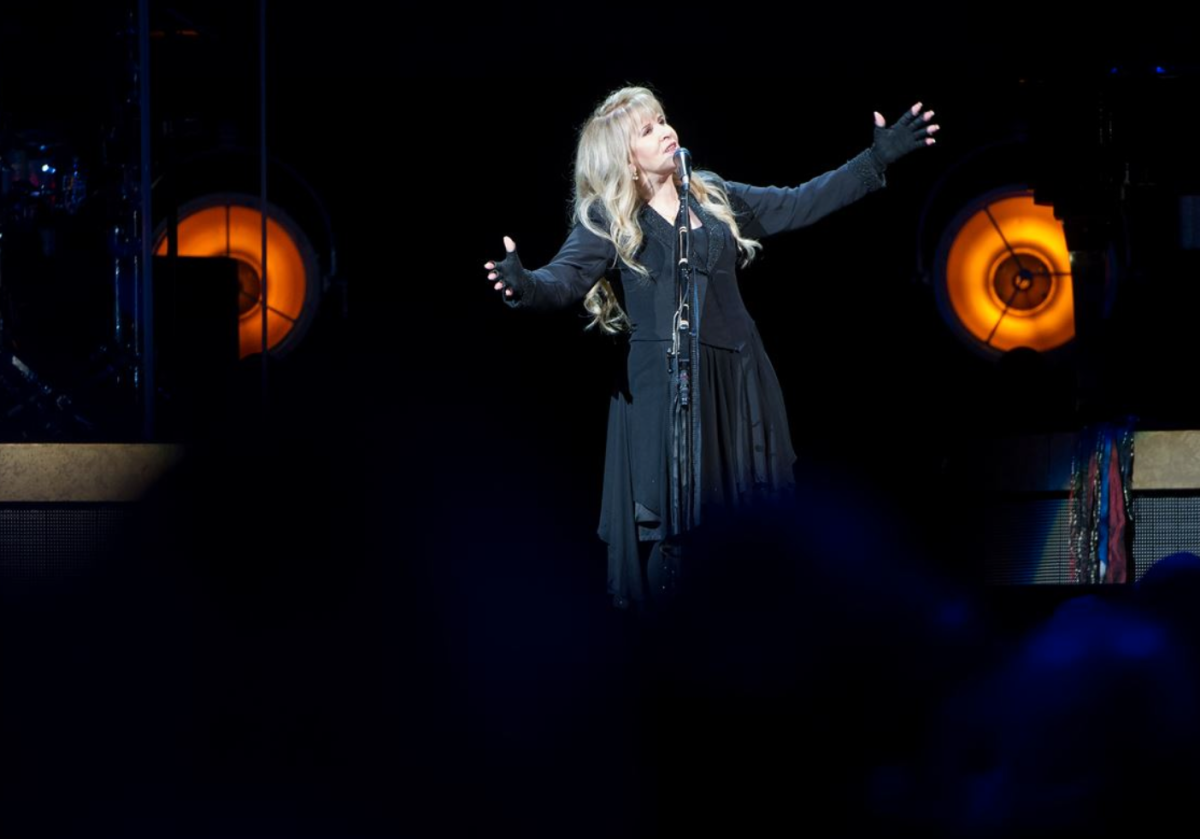 Stevie+Nicks+performs+live+in+Pittsburgh%2C+Pennsylvania+at+PPG+Paints+Arena.